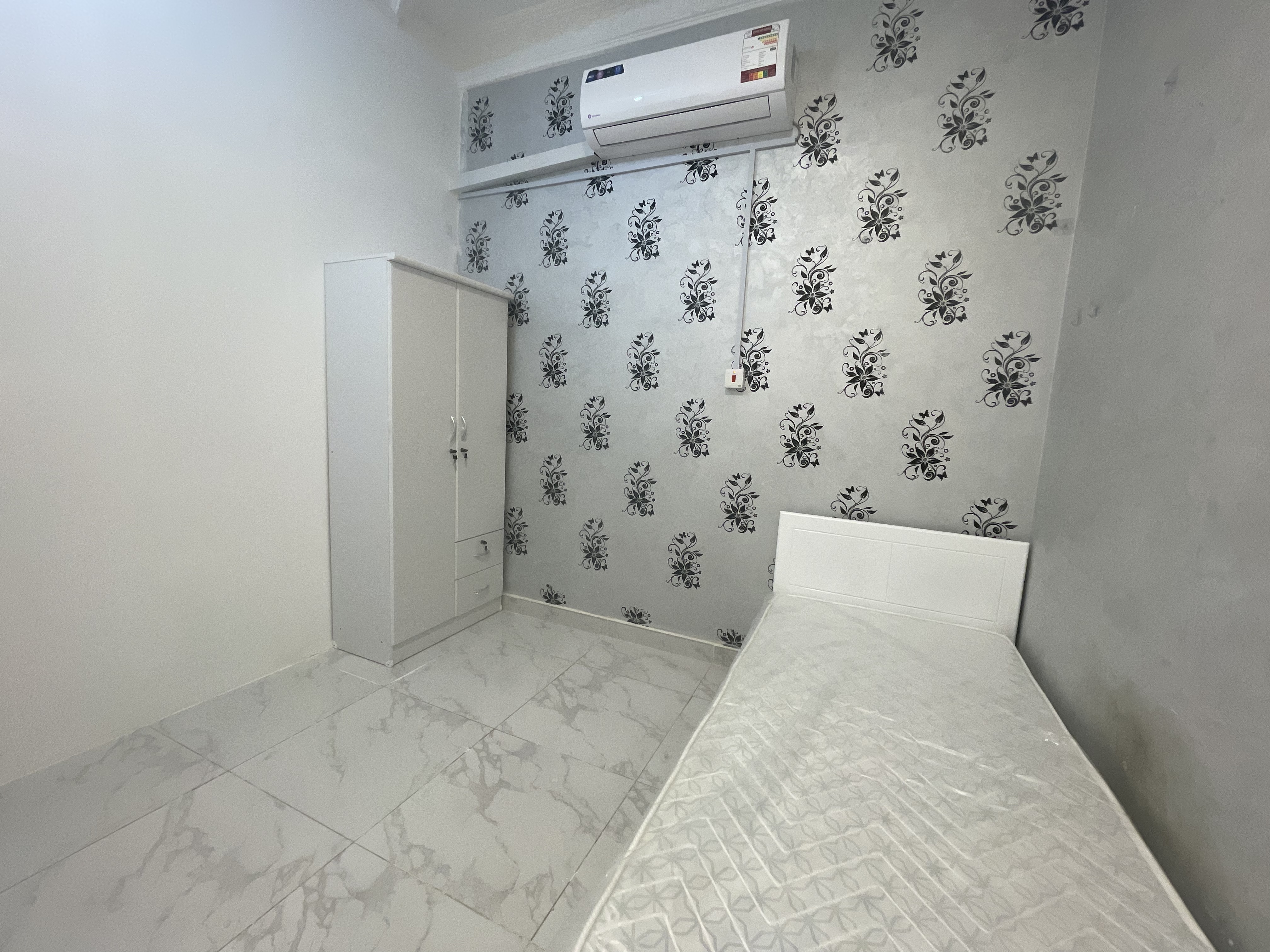 PARTITION for rent in Madinat Khalifa South