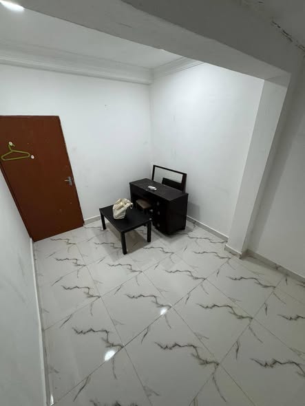 1 BHK for rent in Madinat Khalifa North