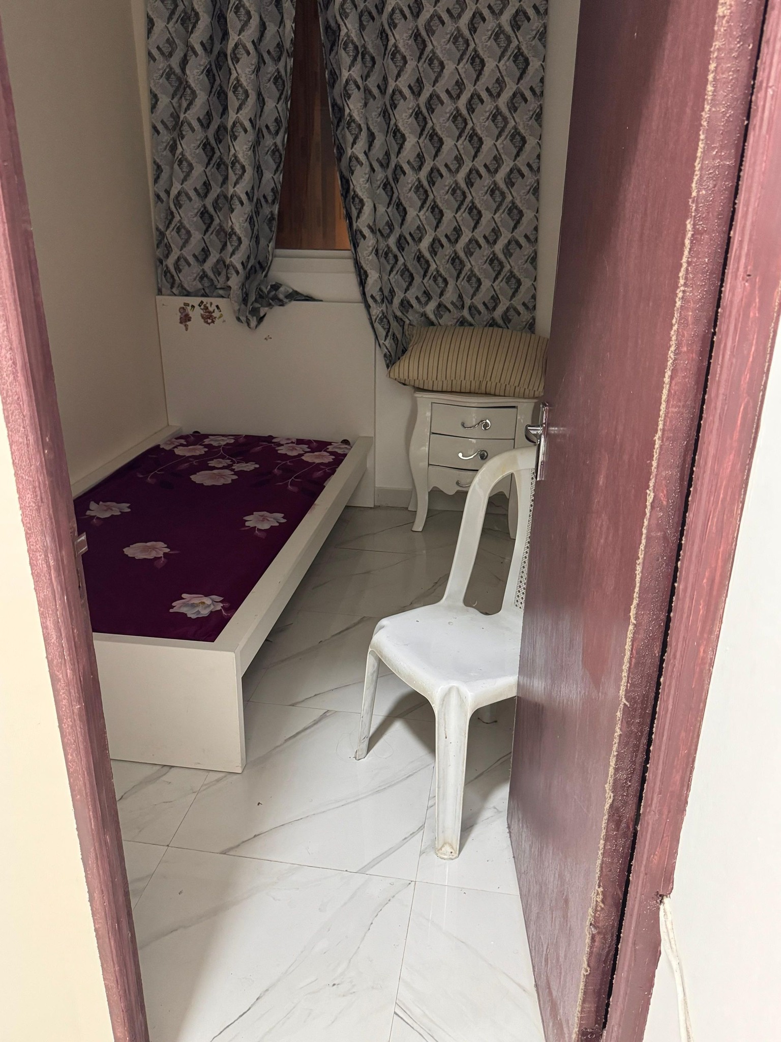 Partition for rent in Al Mansoura