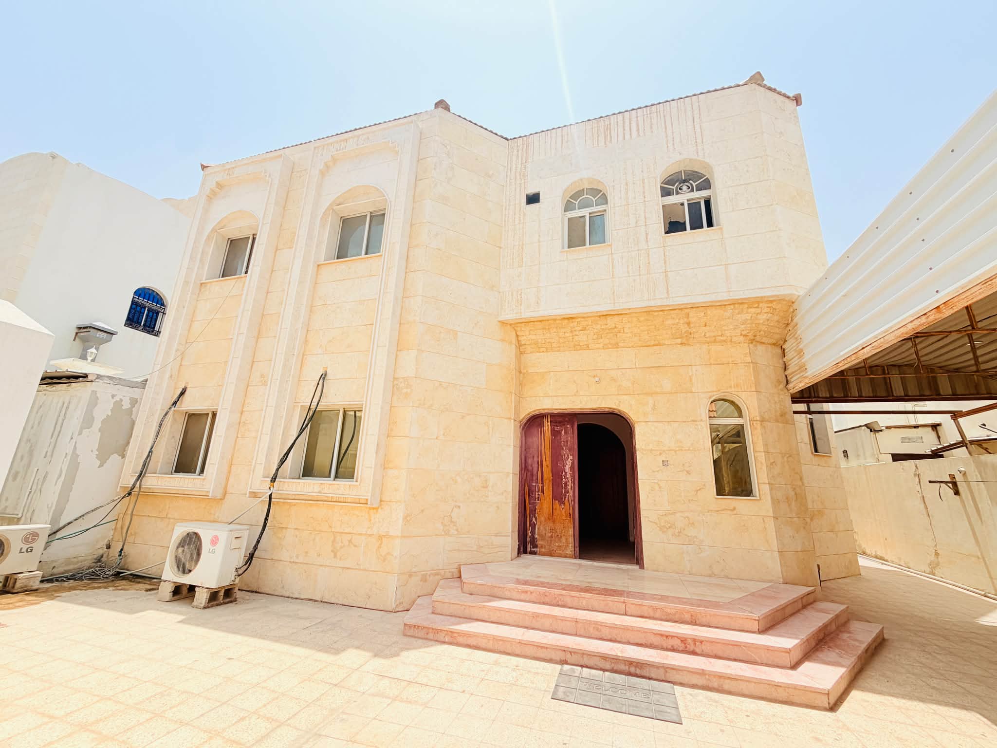 Villa for rent in Al Maamoura