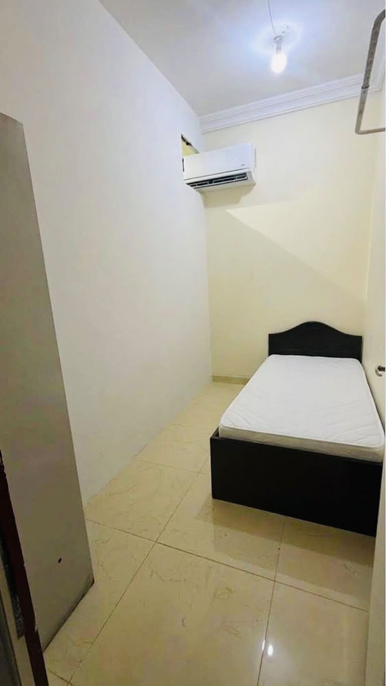 Single Room for rent in Madinat Khalifa South